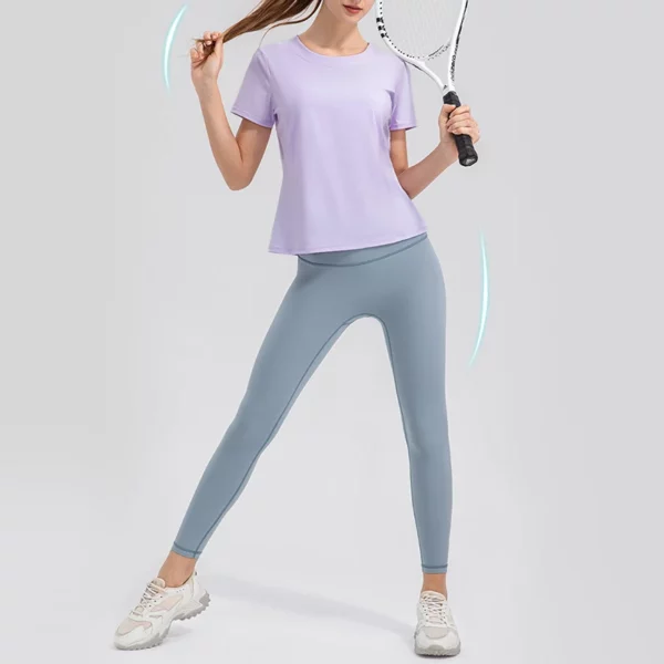 Women's Breathable Loose Sports T-Shirt, Short Sleeve, Quick-Dry for Yoga & Running.